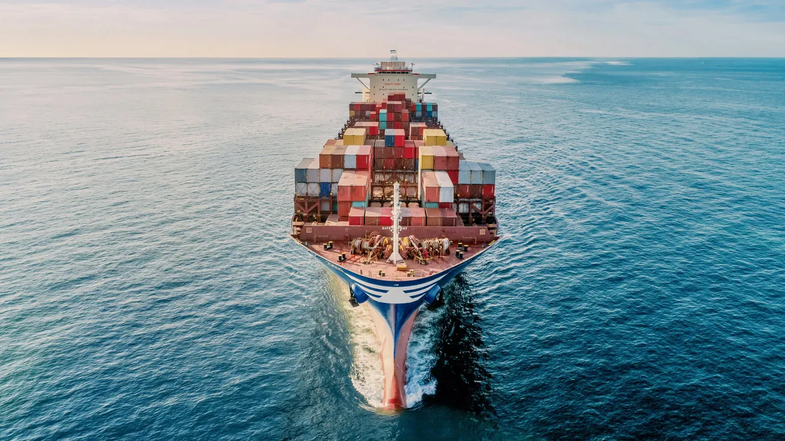 Climate-neutral movement on rivers and oceans